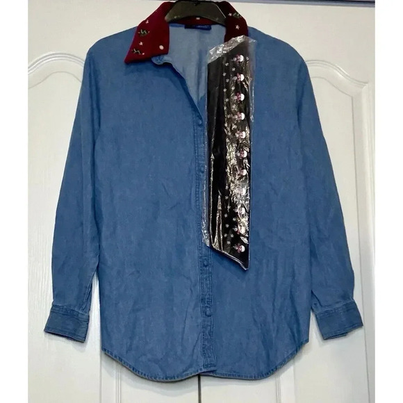 Karen Scott Women’s Medium Denim Button Up Christmas Shirt Interhangeable Collar - Picture 2 of 11